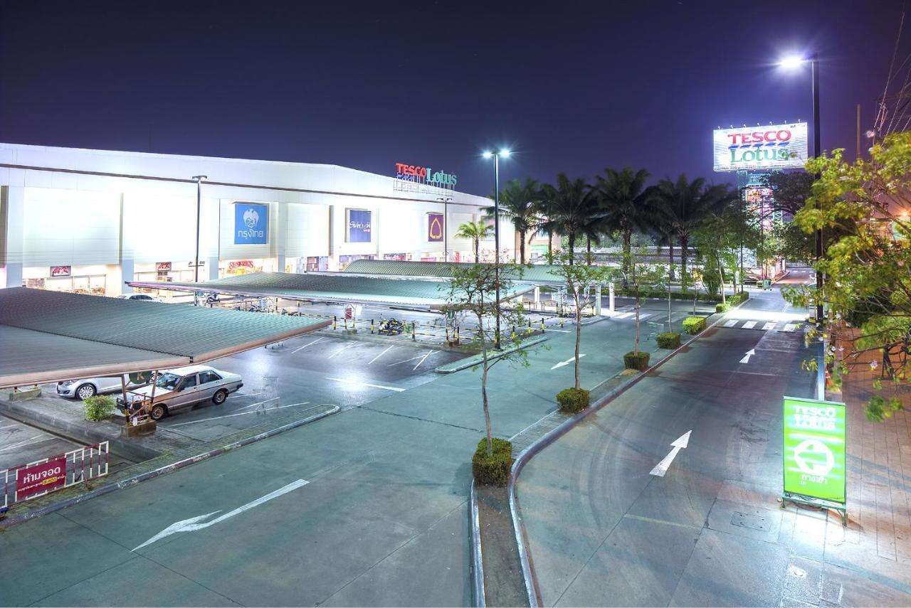 Готель Gems Park Don Mueang Airport And Bts Бангкок Екстер'єр фото