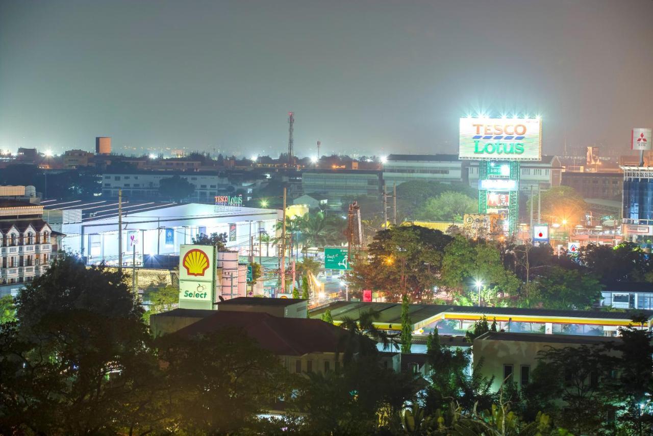 Готель Gems Park Don Mueang Airport And Bts Бангкок Екстер'єр фото