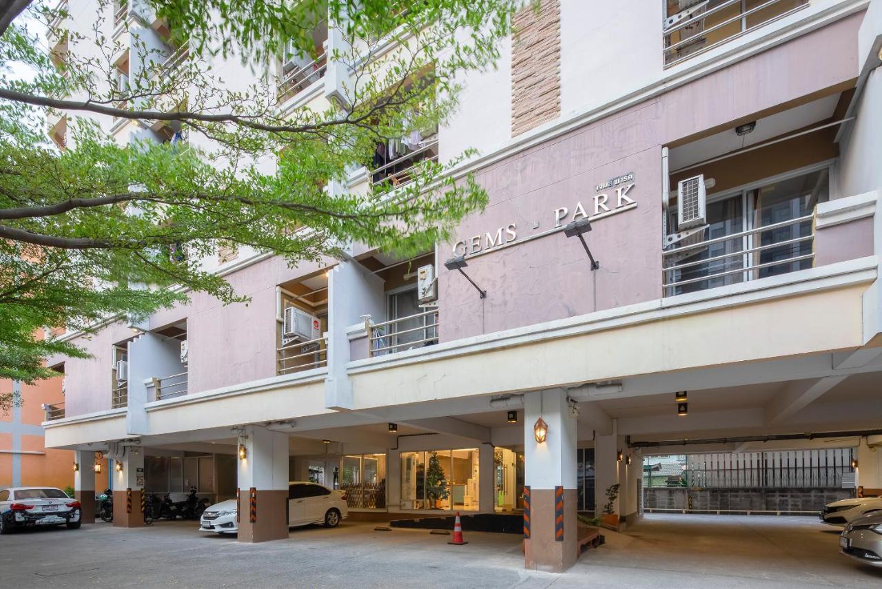 Готель Gems Park Don Mueang Airport And Bts Бангкок Екстер'єр фото